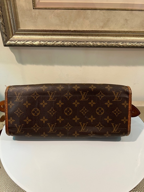 Louis Vuitton LV Popincourt Monogram Canvas Handbag - detached strap, wear - Picture 12 of 17